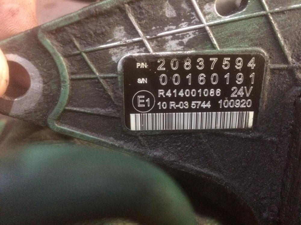 На Вольво D13 нужен клапан 20837594.  - photo 1