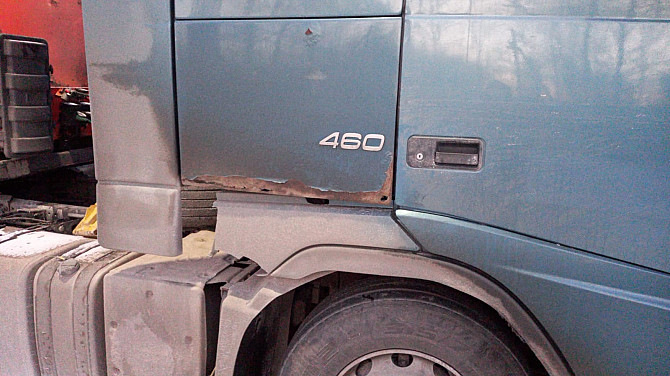 На Volvo FH12 ищу крышку инструментального ящика и удлинение кабины. Вся Россия - изображение 1