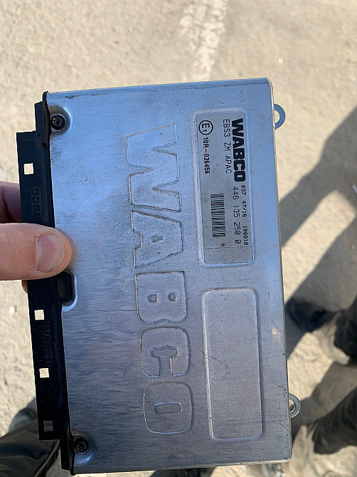 Нужен блок управления EBS-3 4461352500 WABCO.  - photo 1