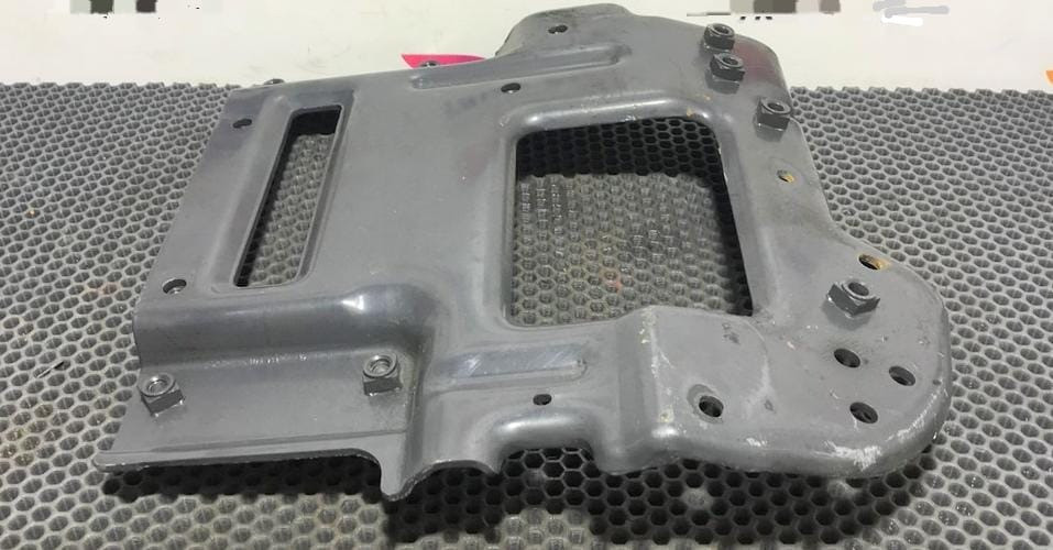 Ищу 1923152 кронштейн на Сканию.  - photo 1