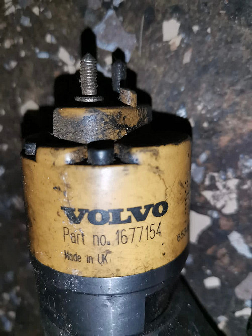 На Volvo FH12 нужны форсунки 6шт. 1677154. Вся Россия - изображение 1