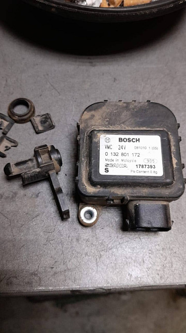 Ищу моторчик на заслонку Скании.  - photo 1