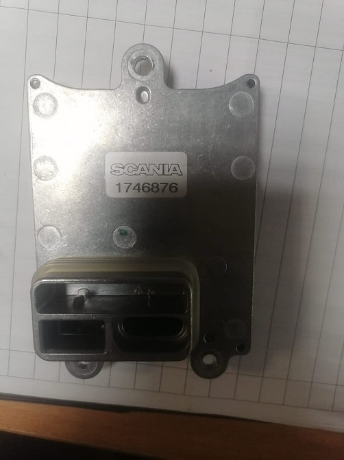 Ищу 1746876 блок розжига Скания на правую фару.  - photo 1