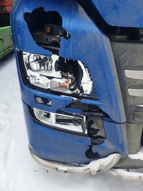 Ищу правую фару 81.25101-6780 MAN.  - photo 1