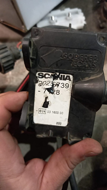 Ищу 2025739 Scania выключатель массы.  - photo 1