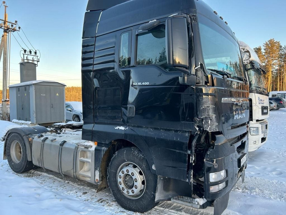 На MAN TGX 2019 года WMA06XZZ2KP129184 нужны: 1. Дверь правая 2. капот 3. облицовка капота правая (в  - photo 1