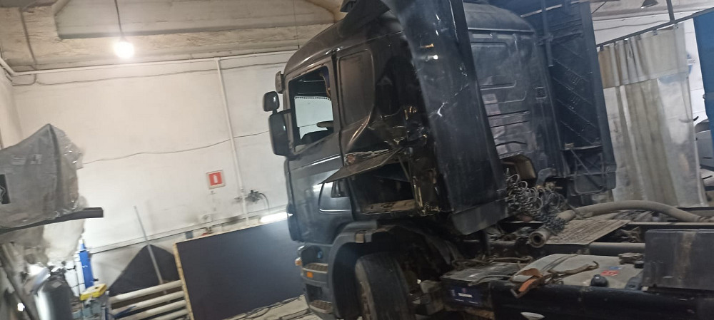 Ищу левый бок кабина G с ящиком Скания 2011г. или кабину целиком черная.  - photo 1