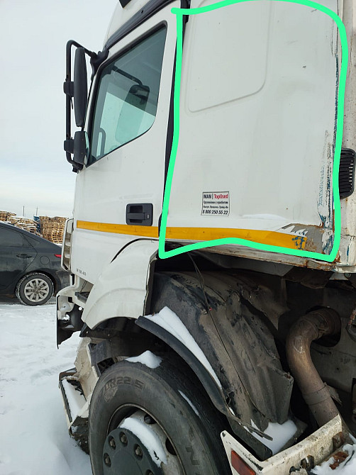 Интересует левая четверть кабины Камаз.  - photo 1